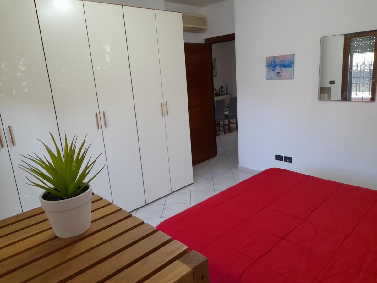 Casa Con Veranda In Centro - Comodo Parcheggio E Garage Incluso Latina Zewnętrze zdjęcie
